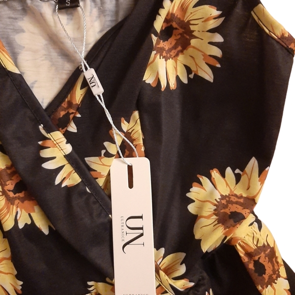 NWT Sunflower Dress Size Small - Picture 2 of 3